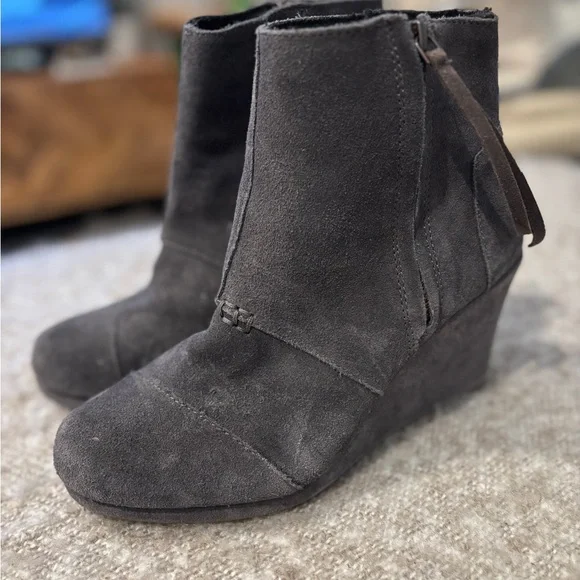 Toms Desert Suede Wedge Boots. Size 9 - Picture 1 of 5